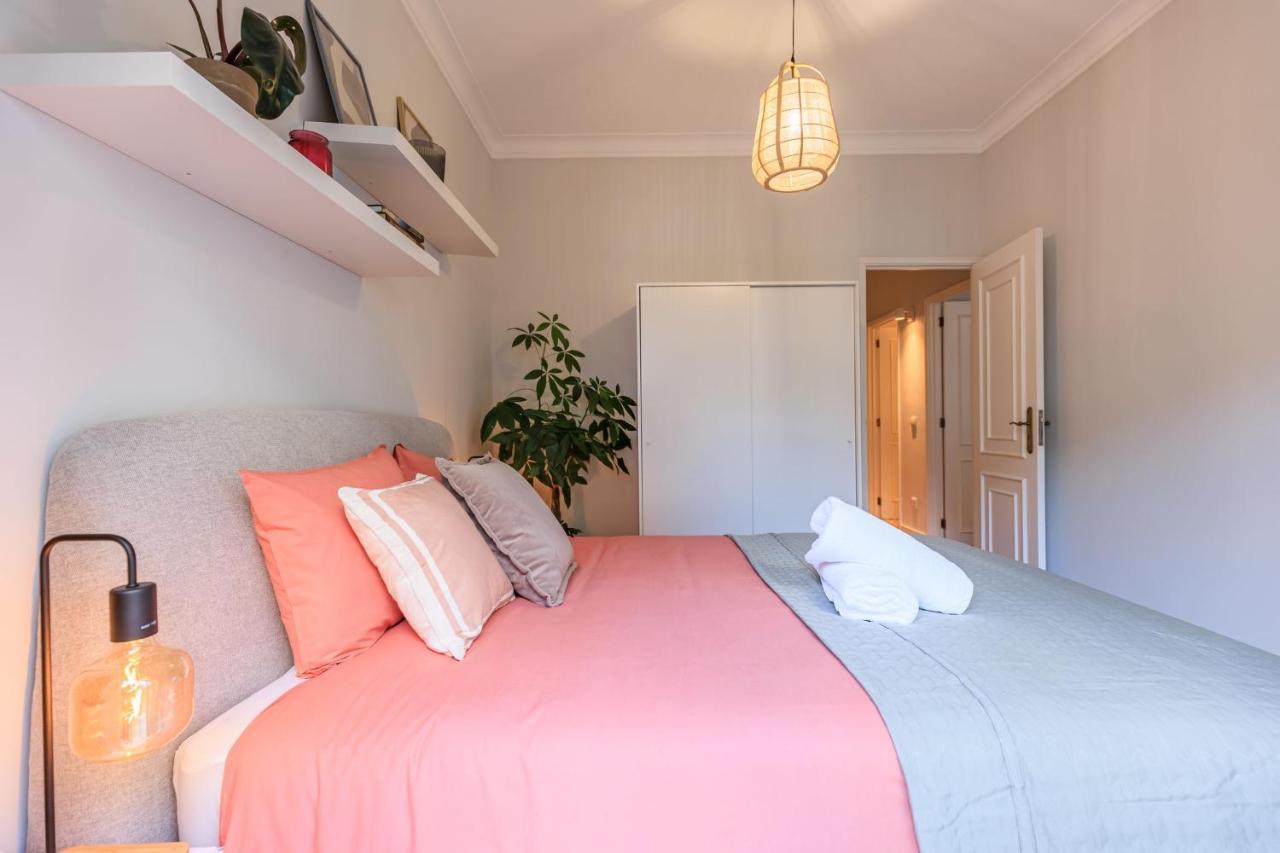 Enjoy Bonfim Central 2Br Renovated Apartment By Lovelystay Porto Luaran gambar